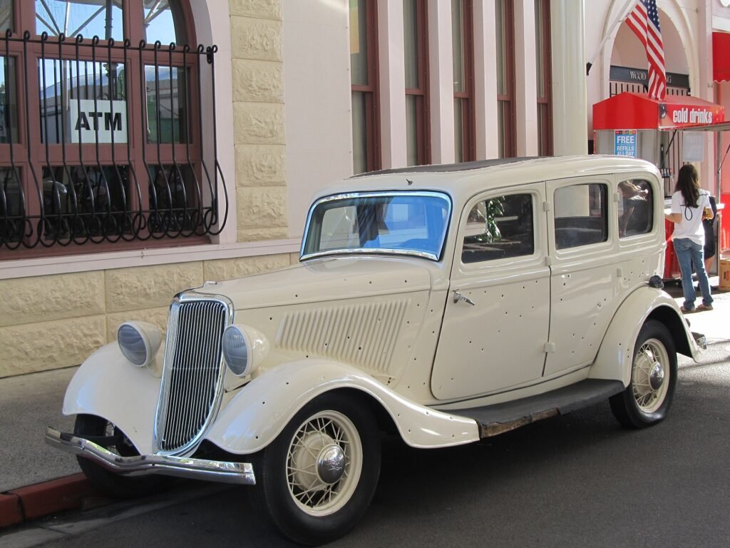 Ford V-8 photo