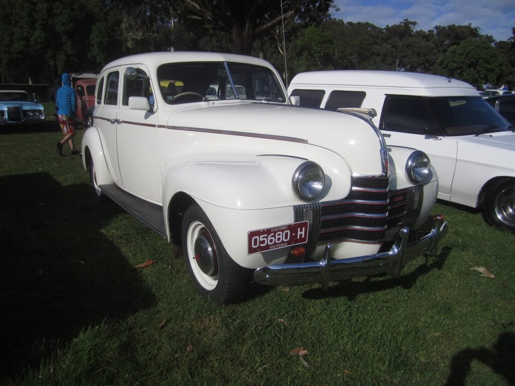 Oldsmobile 66 photo