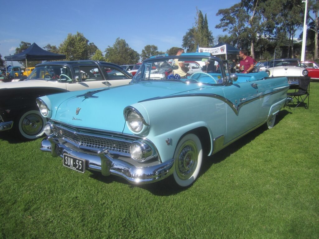 Ford Fairlane Sunliner photo