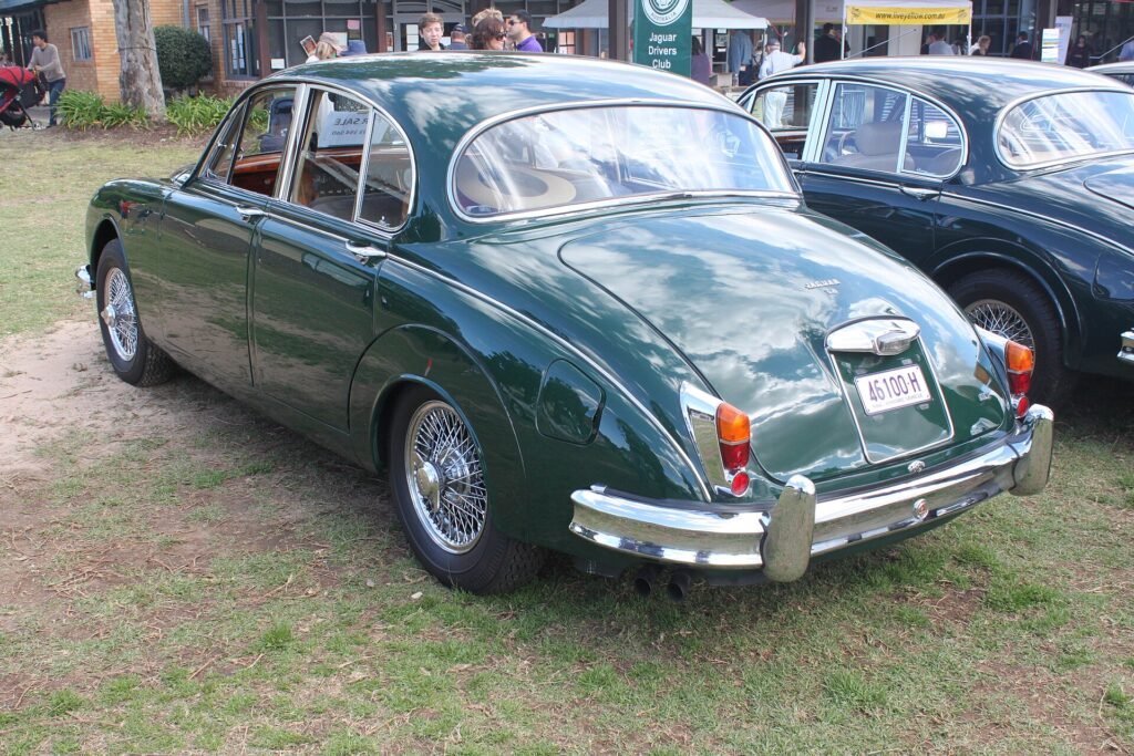 Jaguar Mark 8 photo