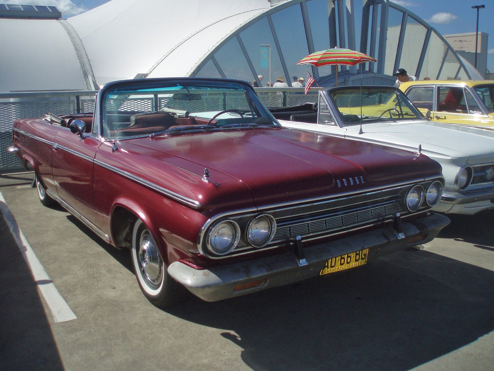 Dodge Custom 880