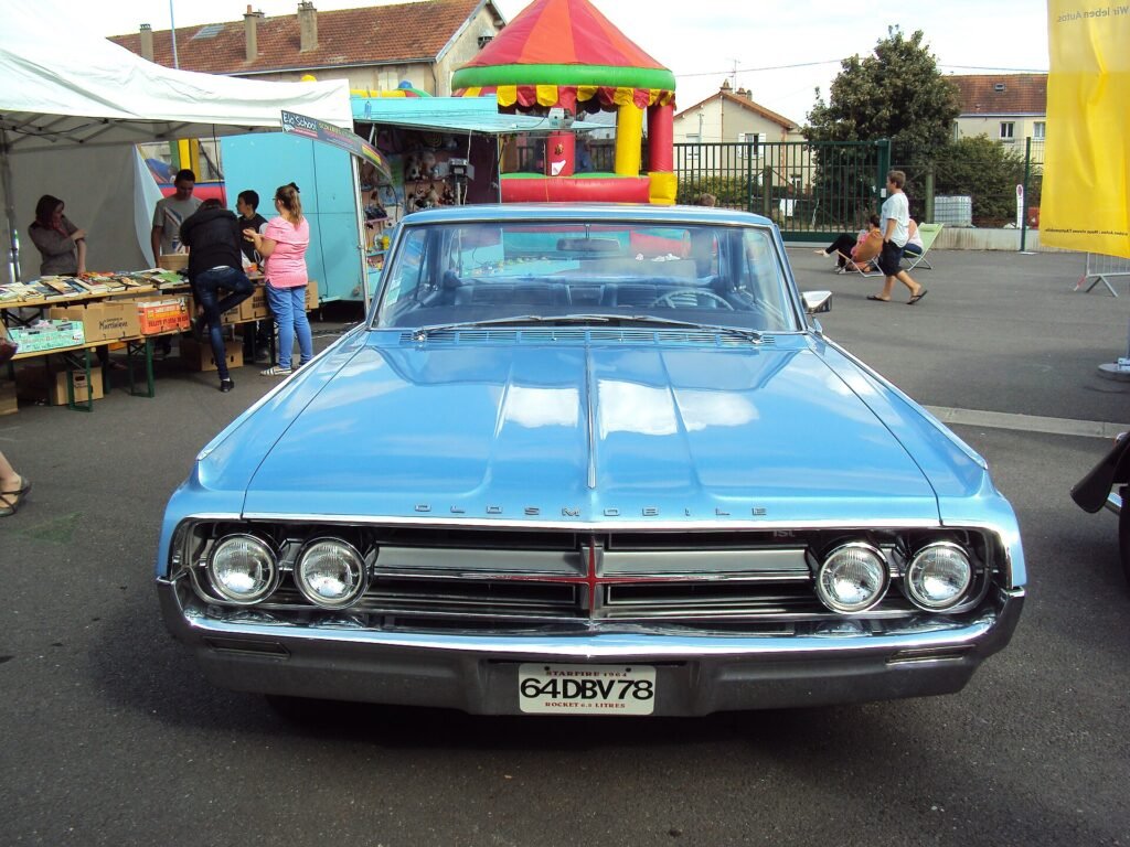Oldsmobile Starfire photo