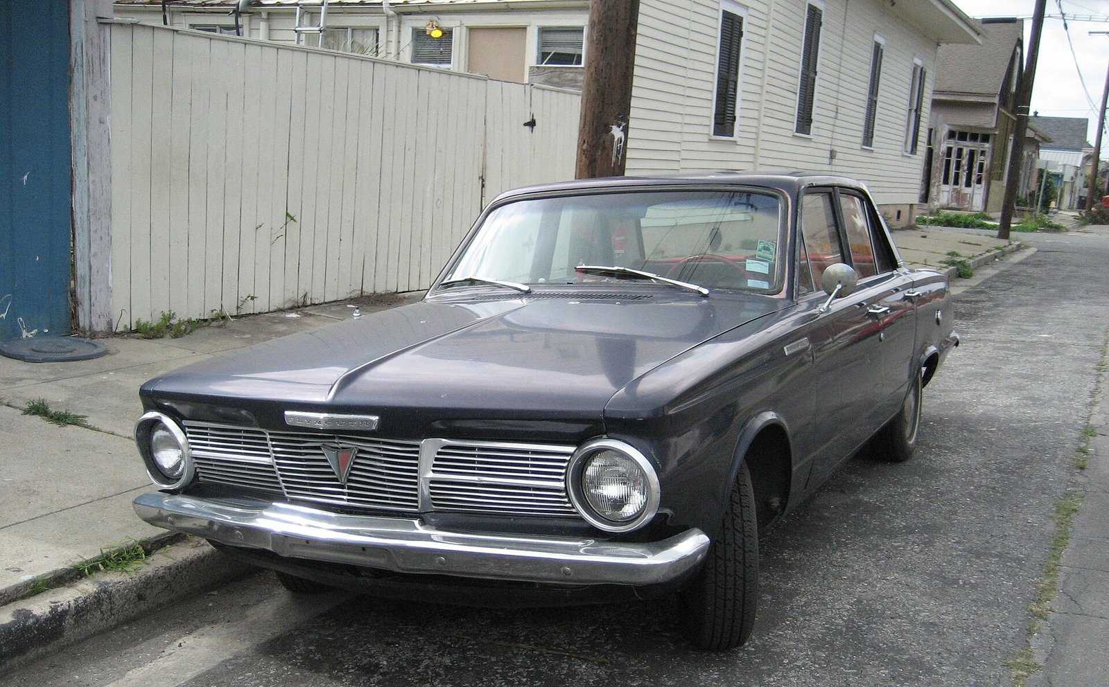 Plymouth Valiant 100