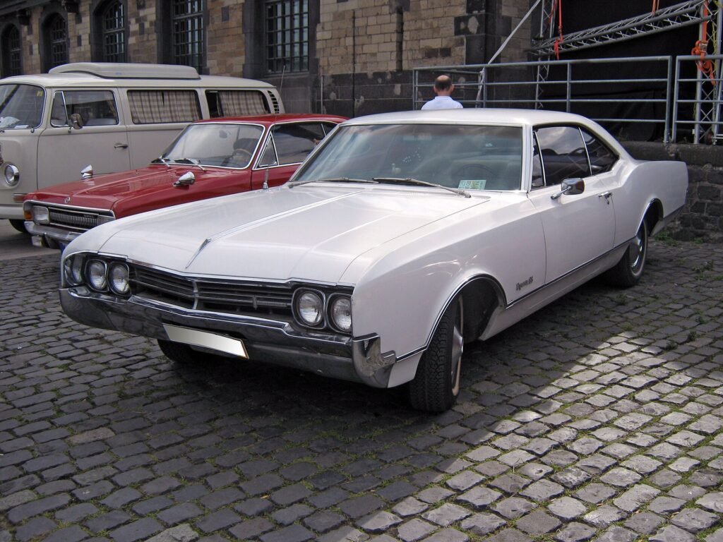 Oldsmobile Dynamic 88 photo