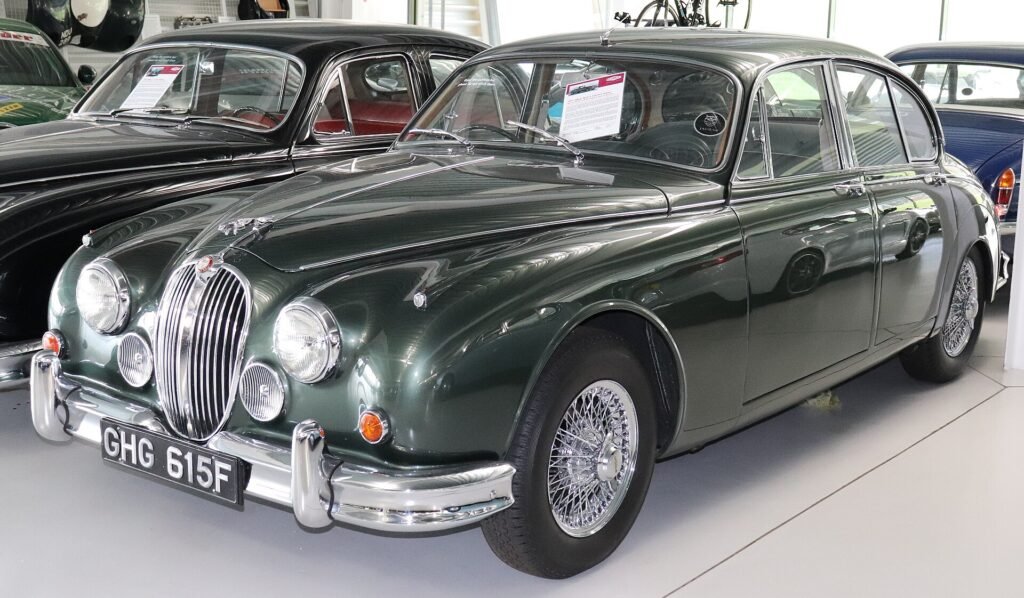 Jaguar Mark 8 photo