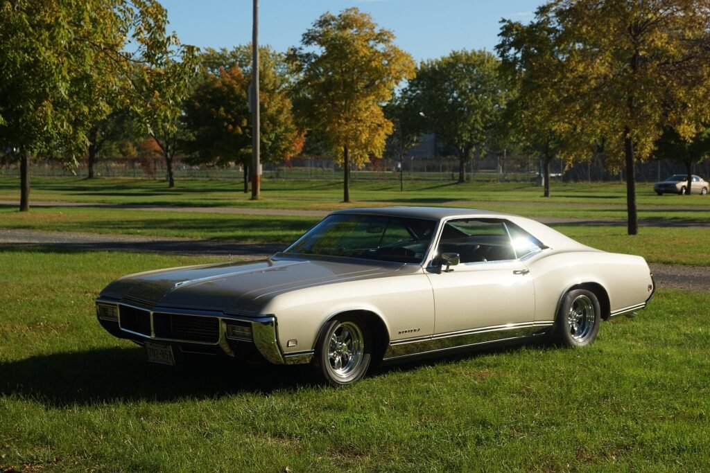 Ford Riviera photo