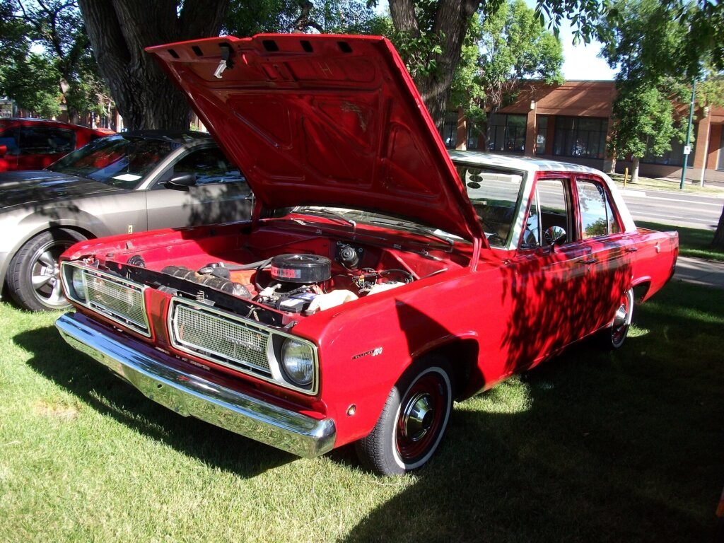 Plymouth Valiant 100 photo