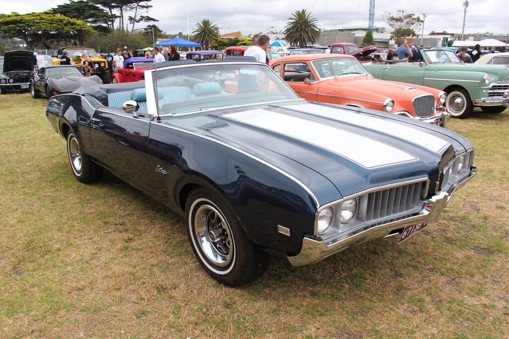 Oldsmobile Delta 98 photo