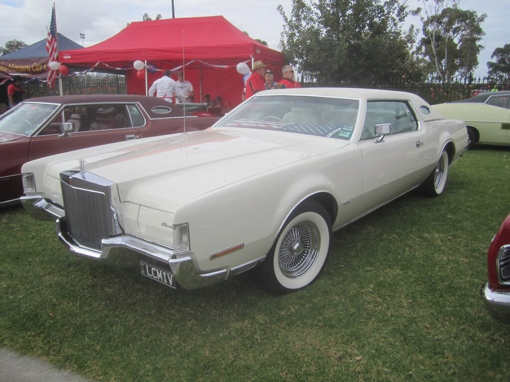 Lincoln Continental Mk photo