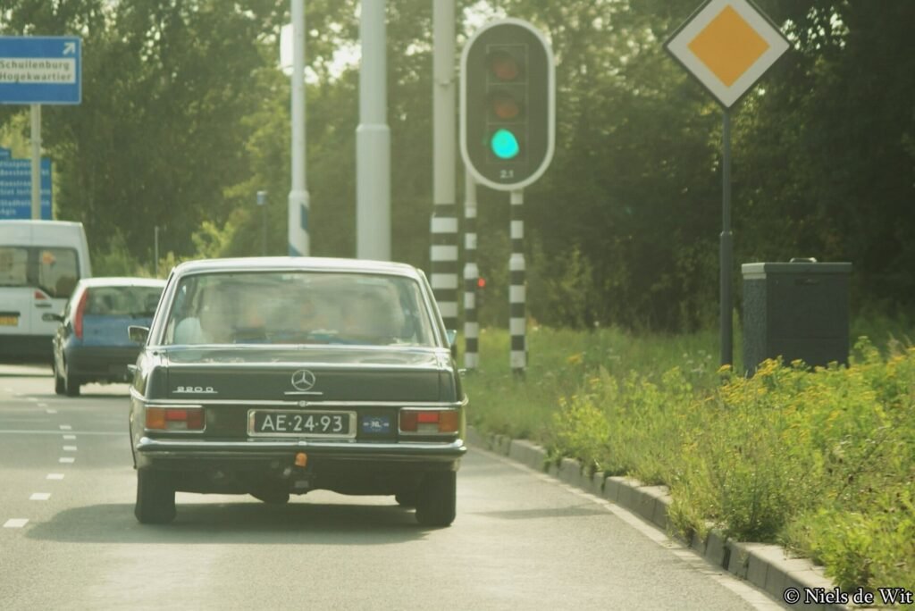 Mercedes-Benz 220 D photo