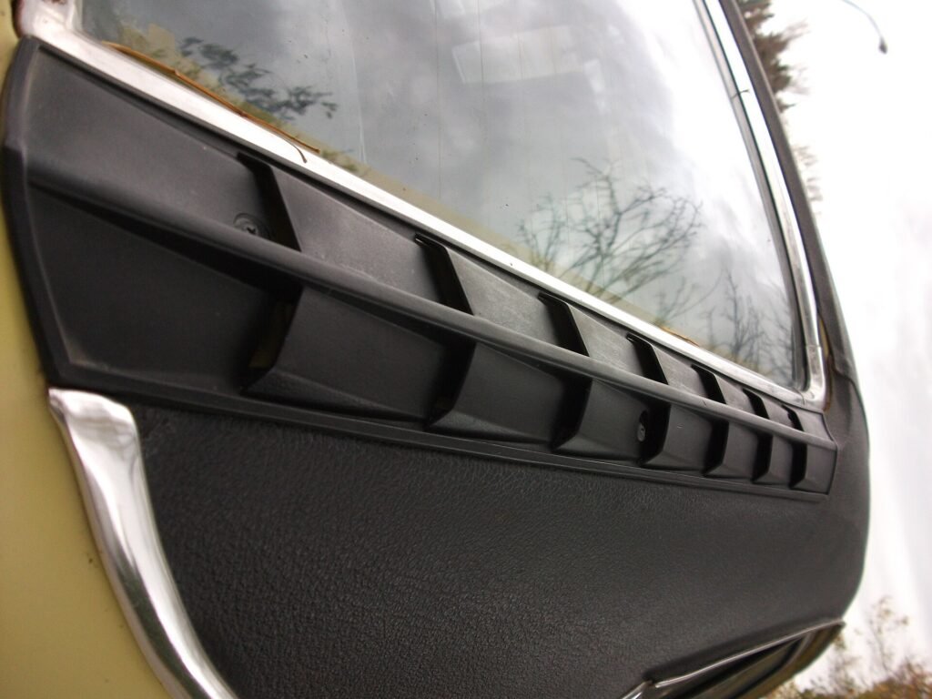 Mazda 808 photo