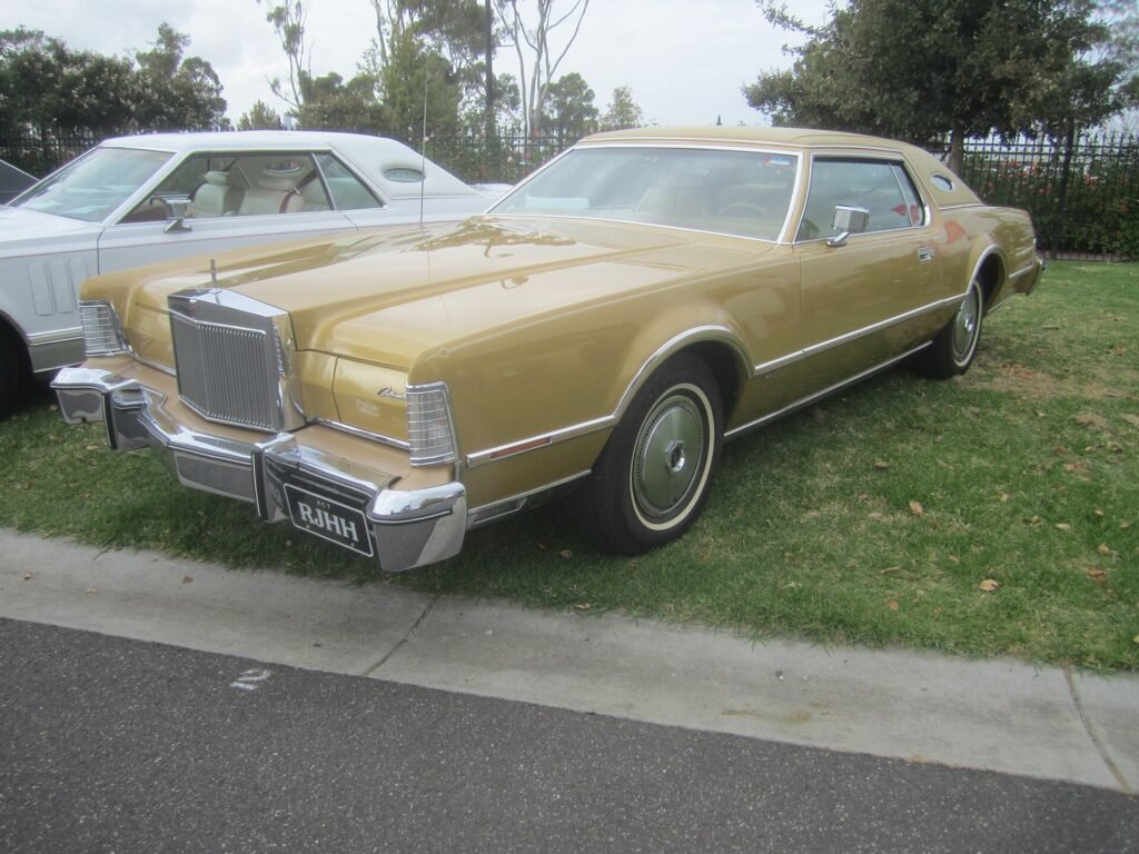 Lincoln Continental Mk photo