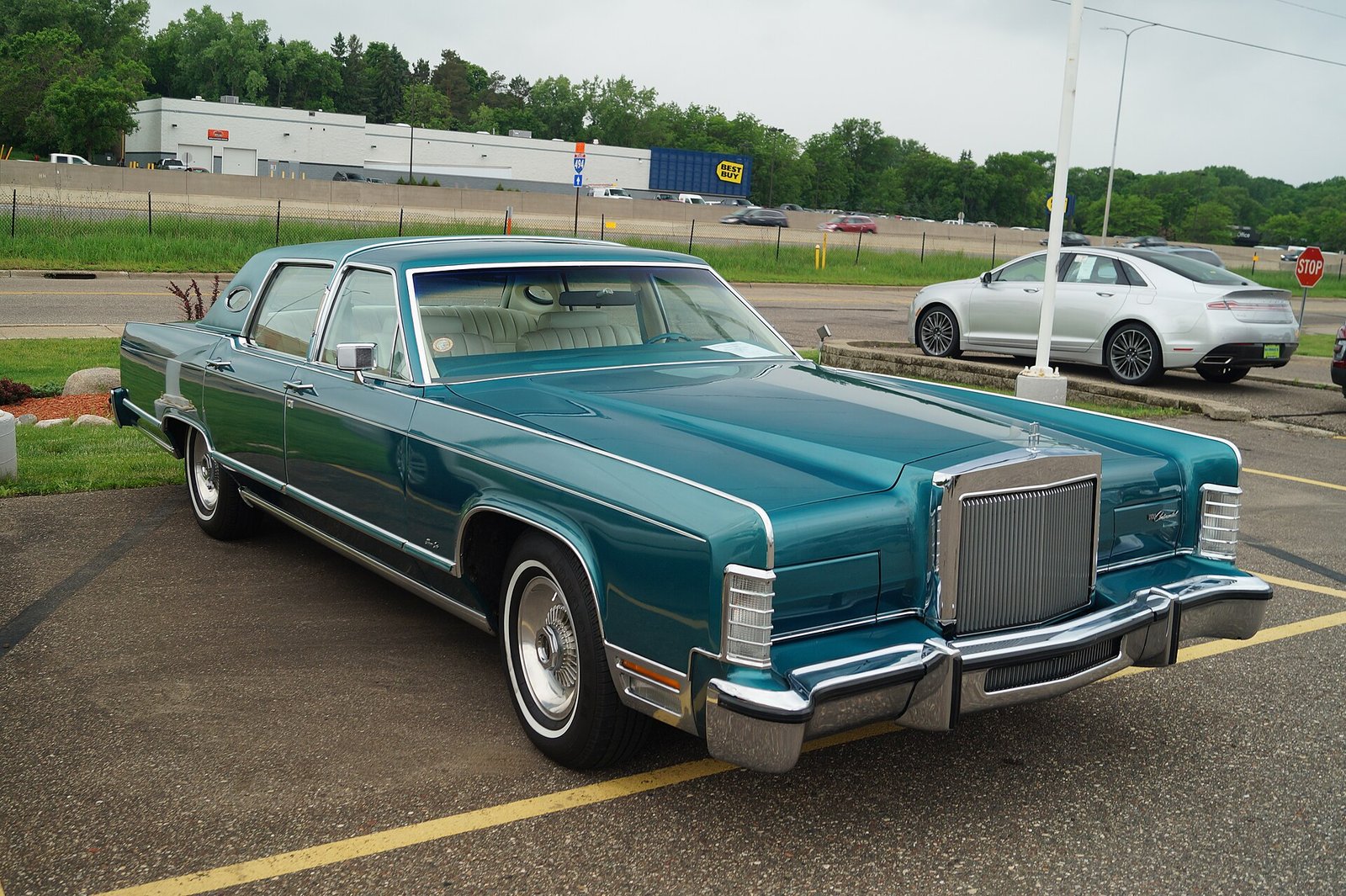 Lincoln Continental Town Car