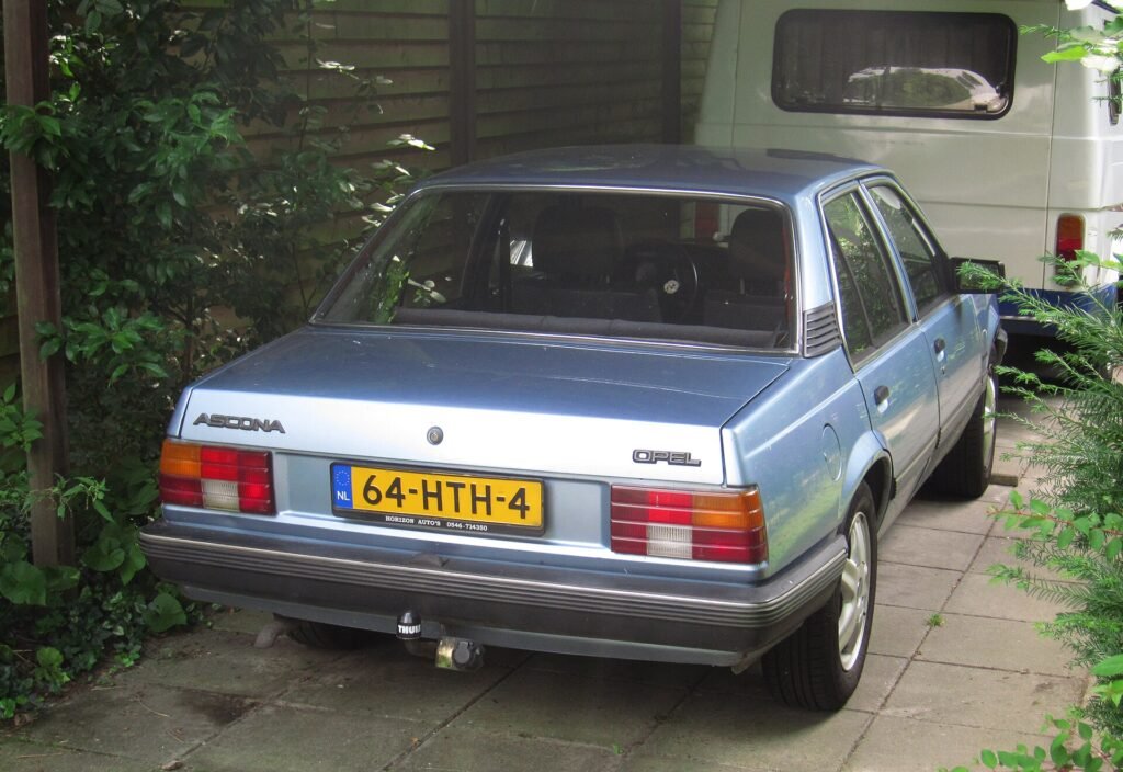 Opel Ascona photo