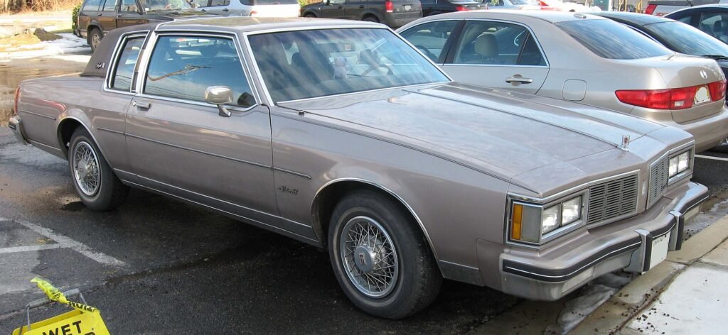 Oldsmobile Delta 88 photo