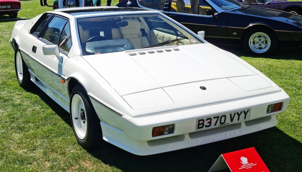 Lotus Esprit photo