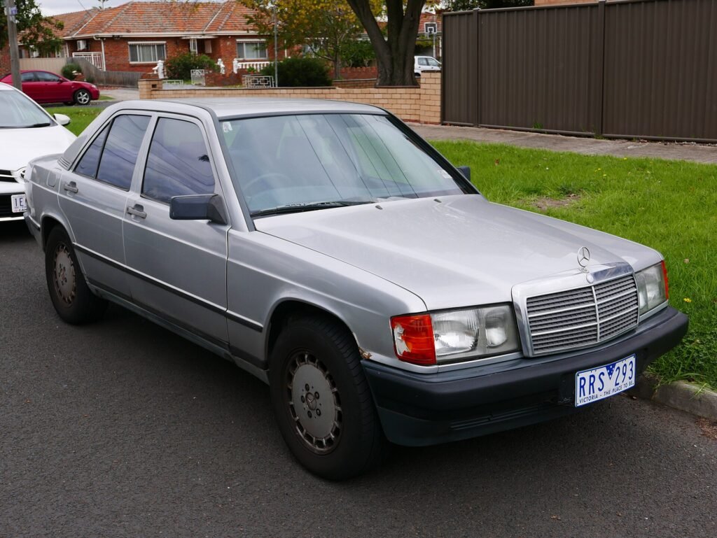 Mercedes-Benz 201 photo
