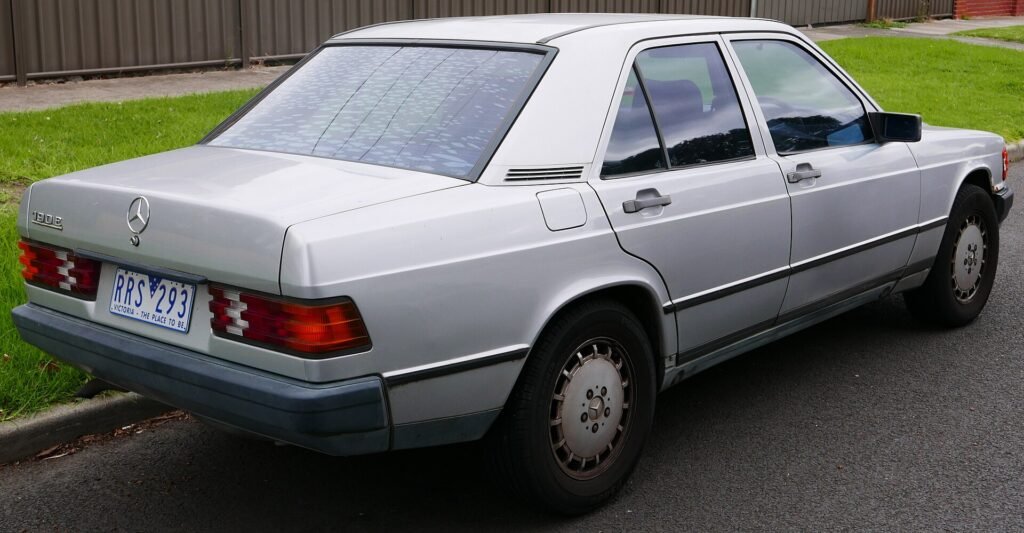 Mercedes-Benz 201 photo