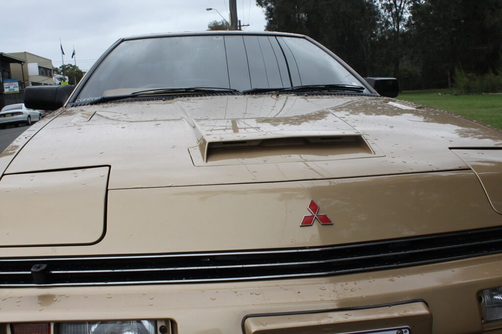 Mitsubishi Starion photo