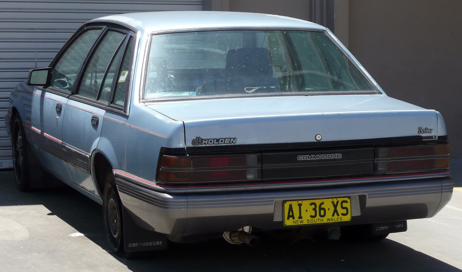 Holden Calais