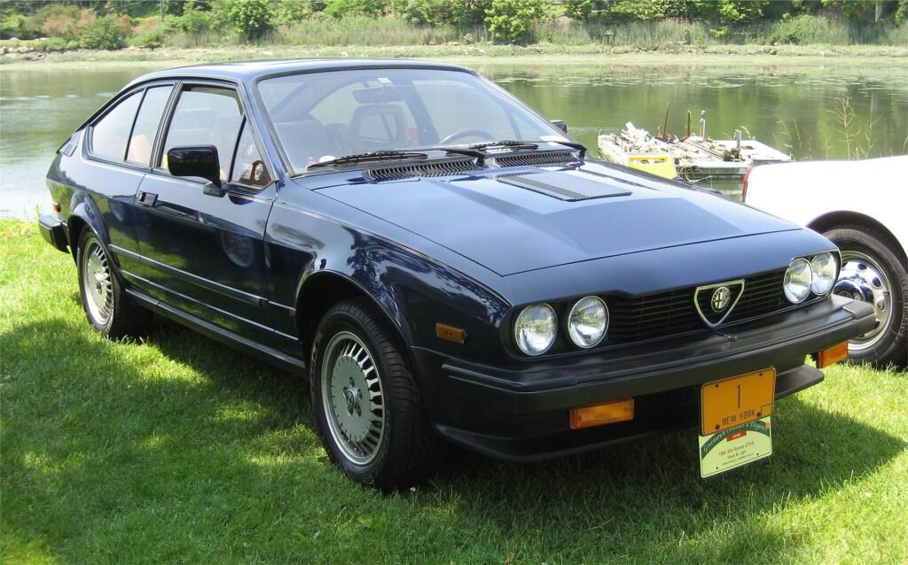 Alfa Romeo GTV photo