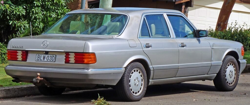 Mercedes-Benz 300 SE photo