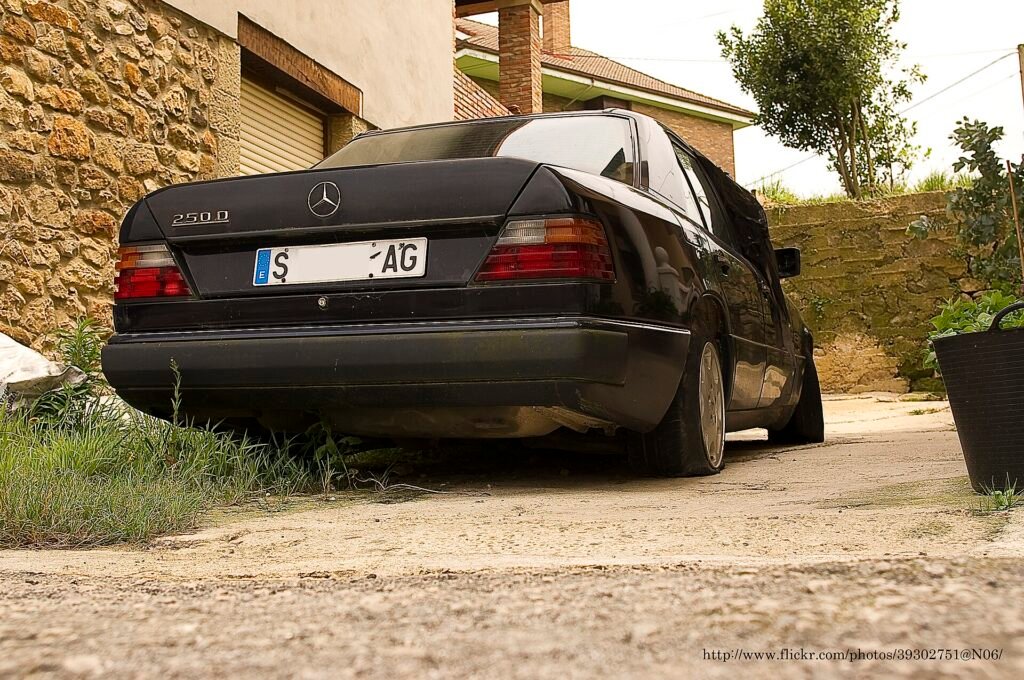 Mercedes-Benz 250 D photo