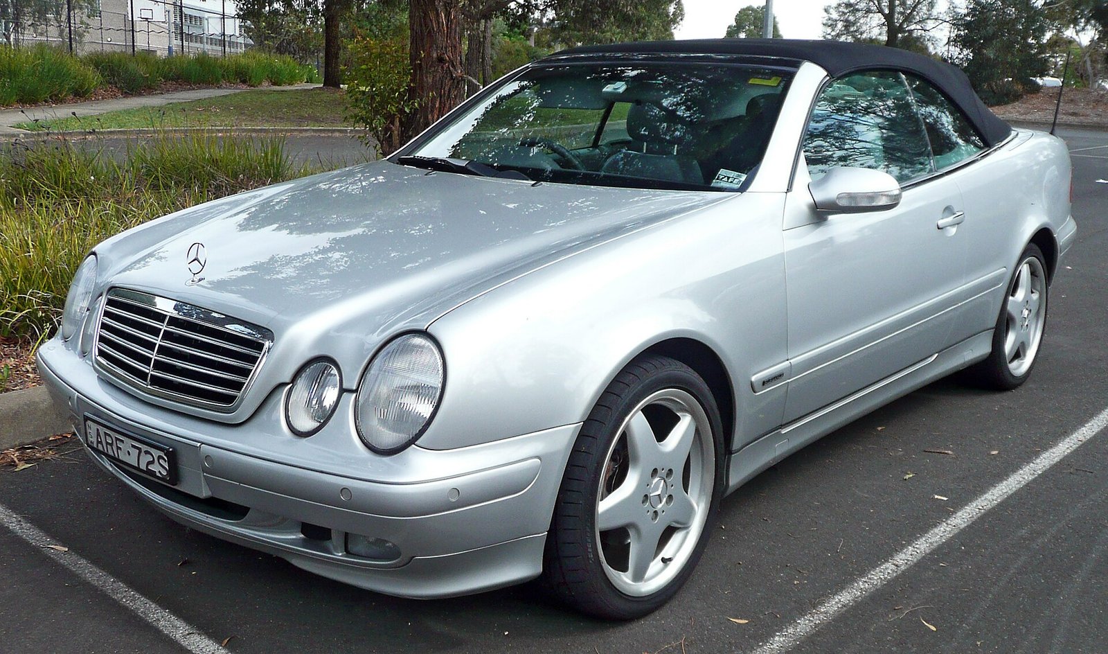 Mercedes-Benz 208