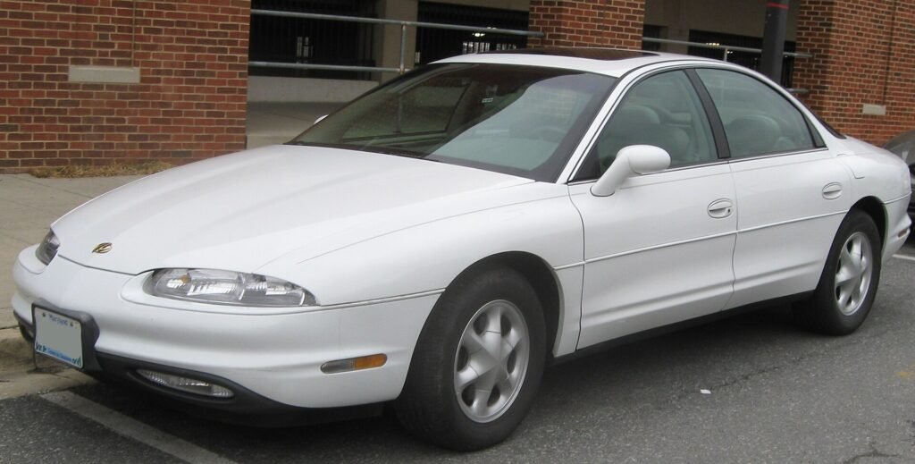 Oldsmobile Aurora photo