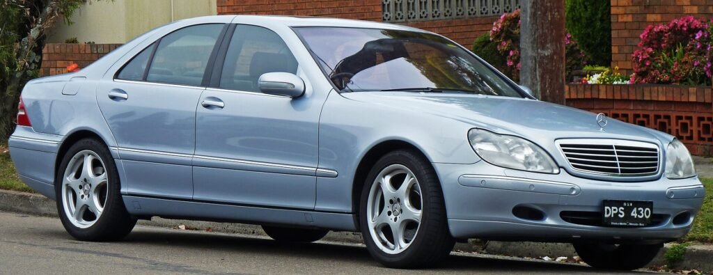 Mercedes-Benz 220 S photo