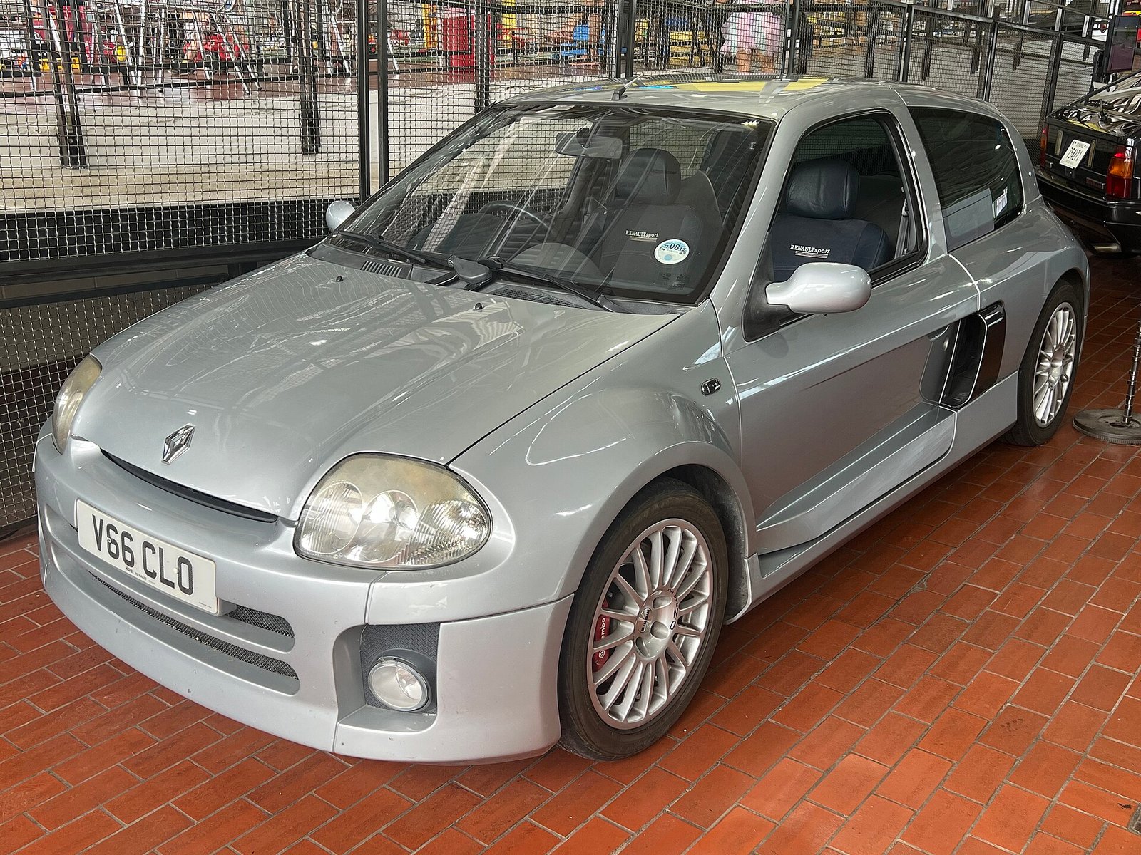 Renault Clio V6