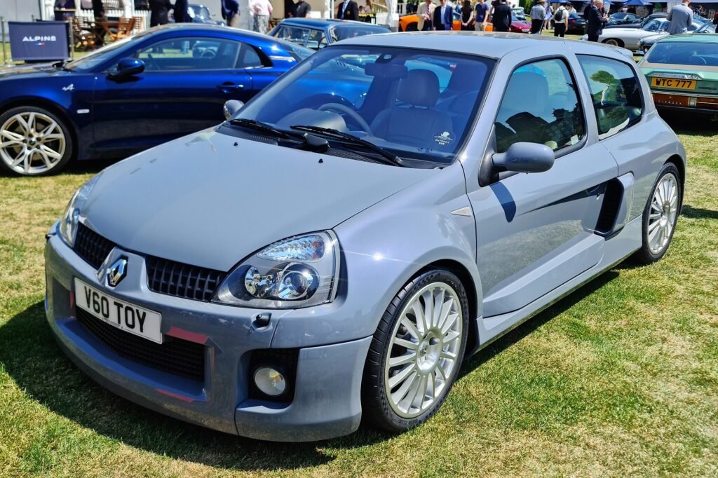 Renault Clio V6 photo