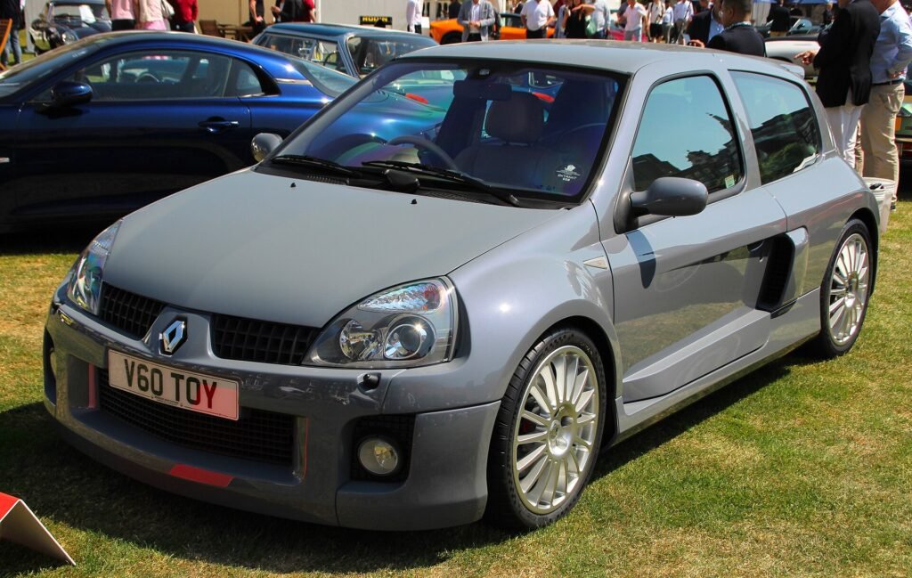 Renault Clio V6 photo