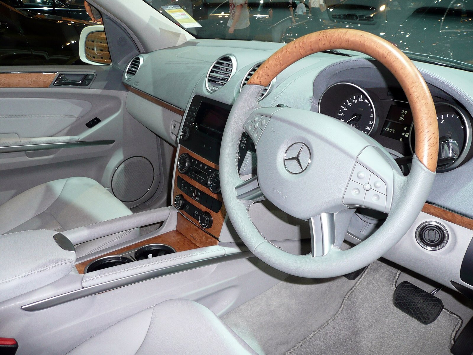 Mercedes-Benz 164