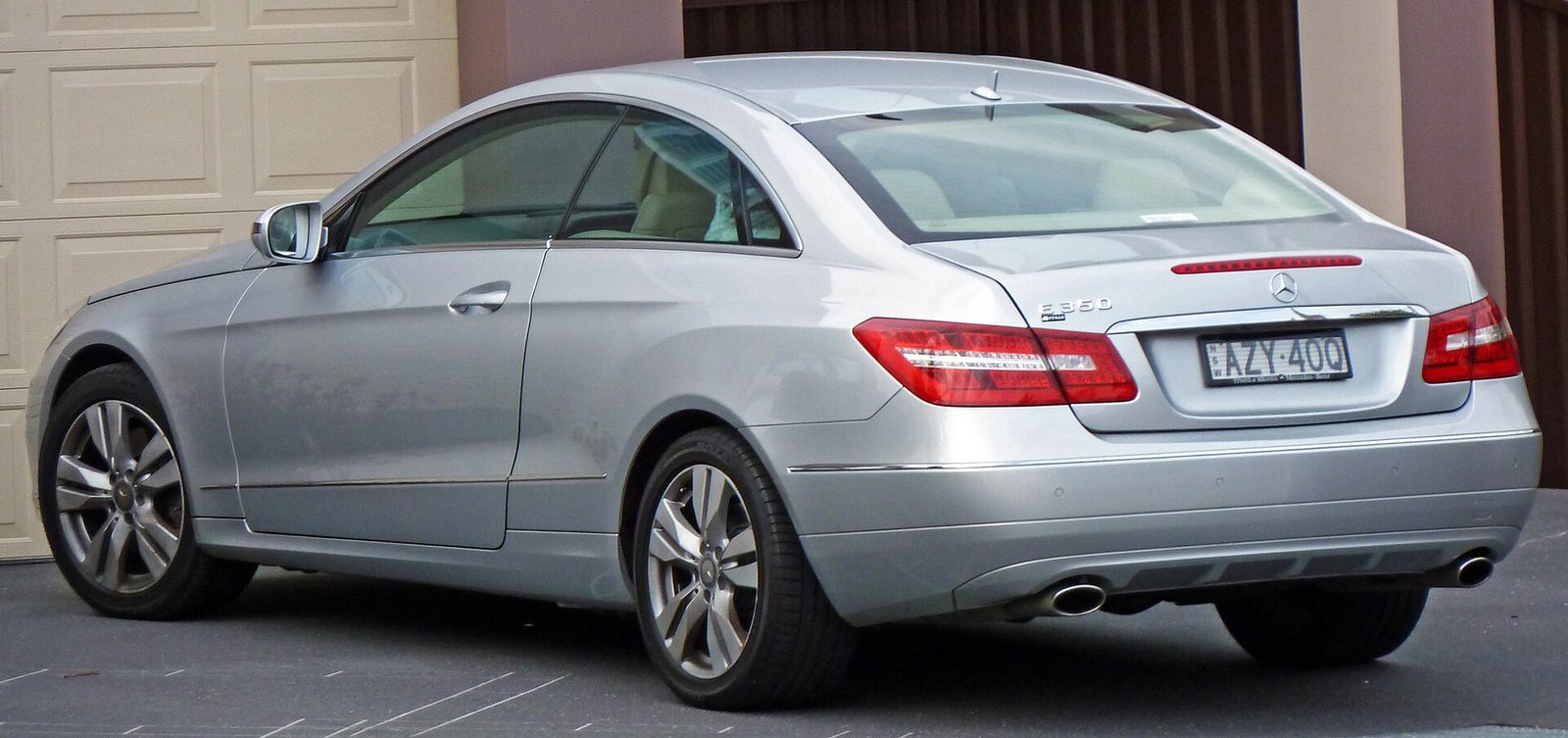 Mercedes-Benz 207
