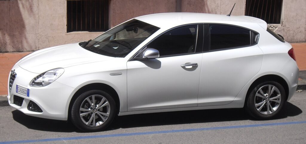 Alfa Romeo Giulietta photo