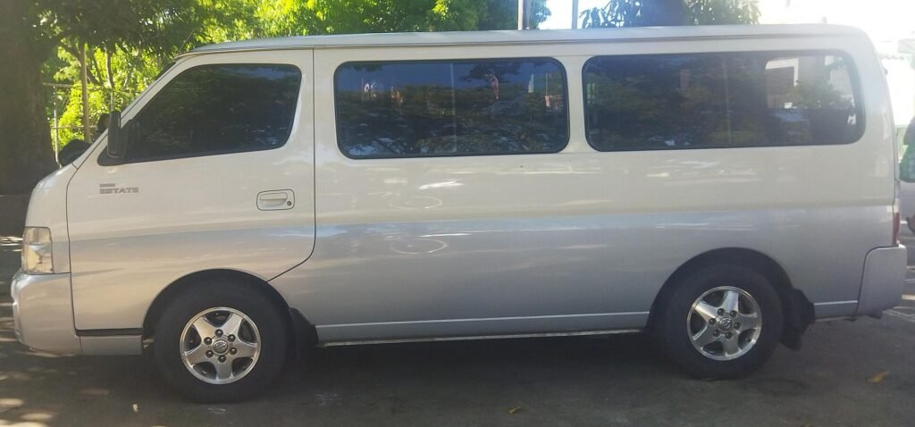 Nissan Urvan photo