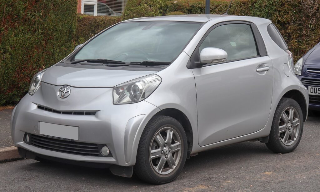 Toyota iQ photo