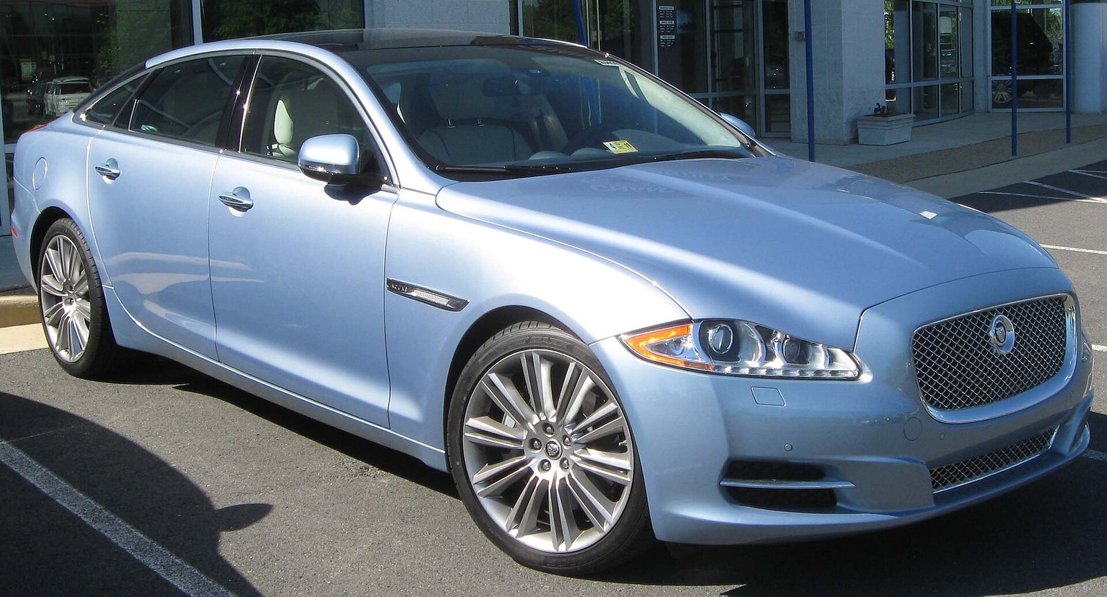 Jaguar Xj