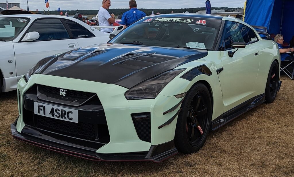 Nissan 350 GT photo