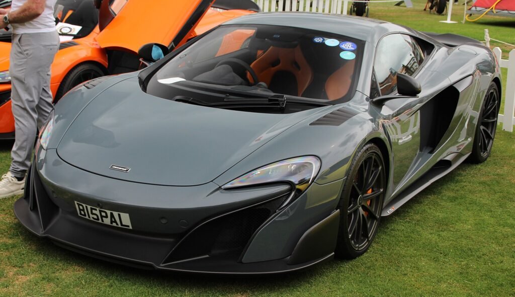 McLaren 675LT photo
