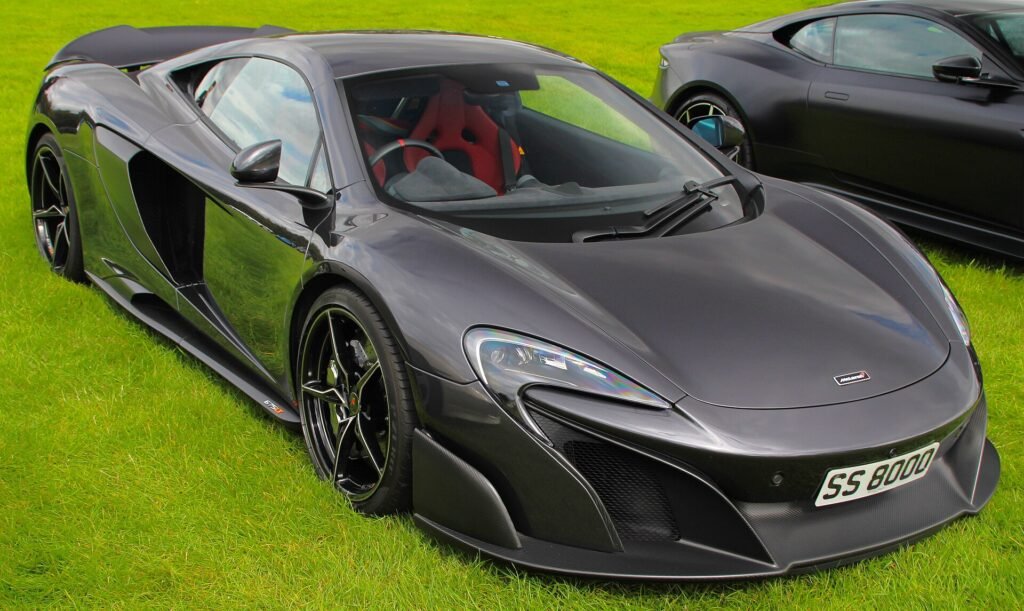 McLaren 675LT photo