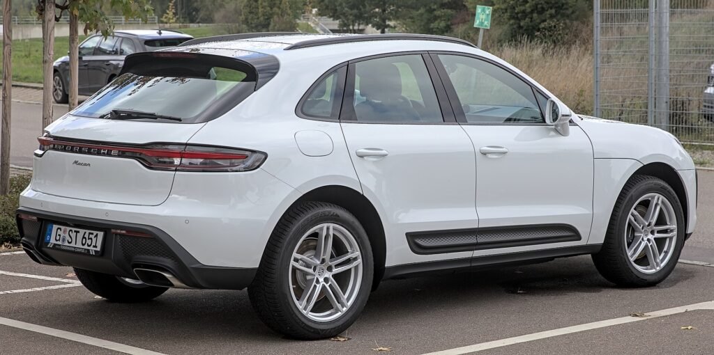 Porsche Macan photo