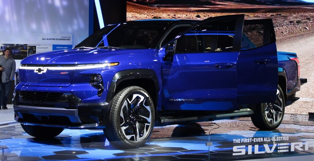 Chevrolet Silverado EV photo