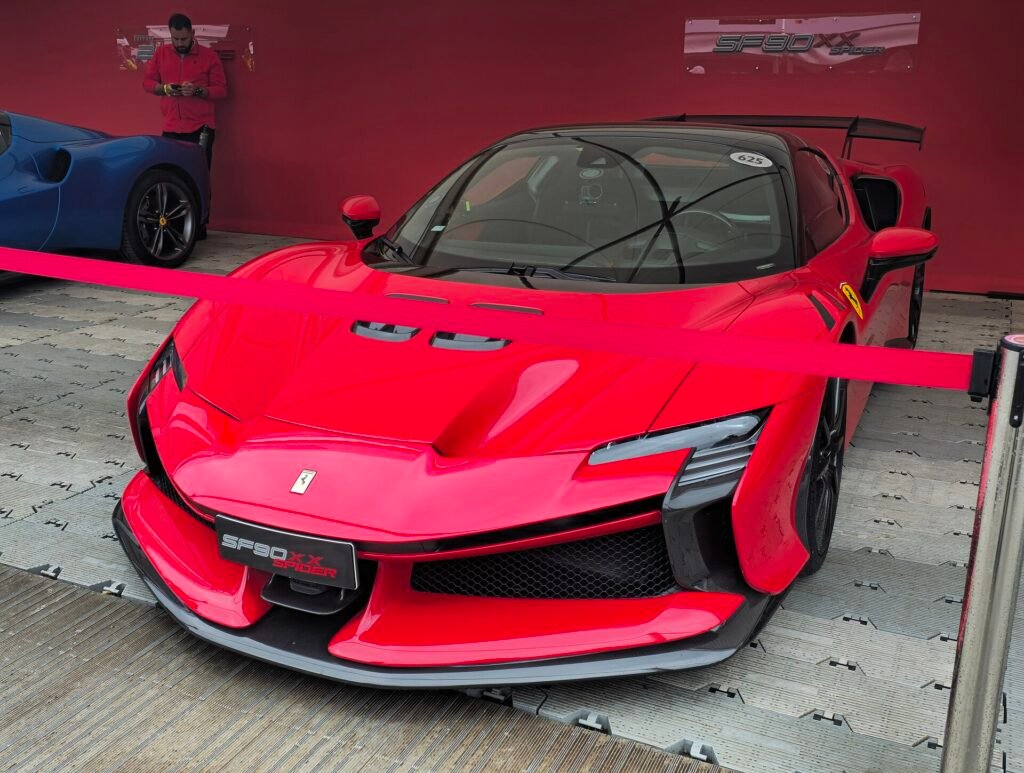 Ferrari SF90 XX Spider photo