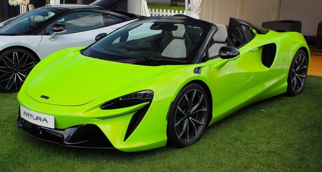 McLaren Artura Spider photo