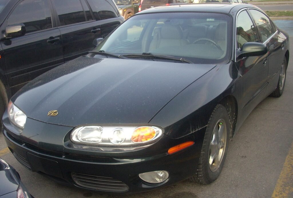 Oldsmobile Aurora photo