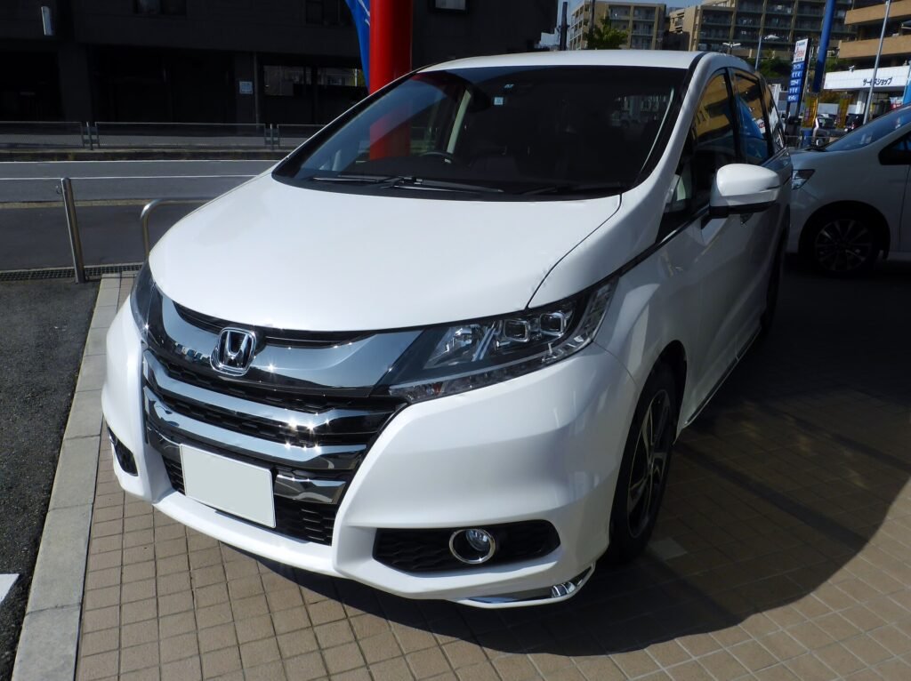 Honda Odyssey Absolute photo