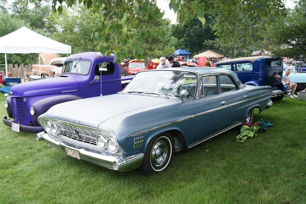 Dodge Custom 880 photo