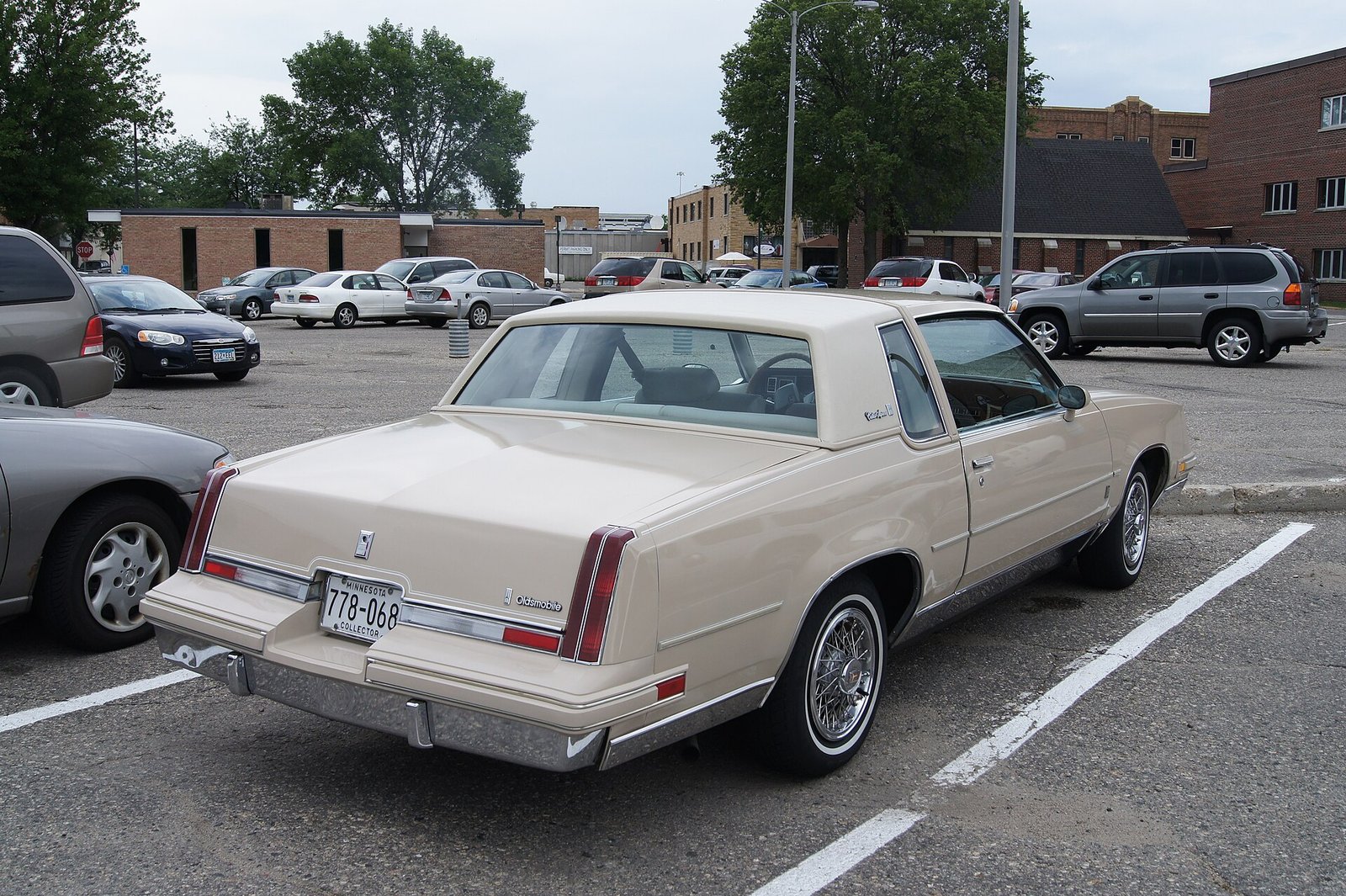 Oldsmobile Cutlass Brougham